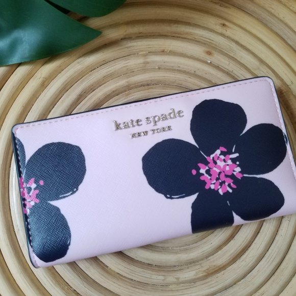 kate spade Handbags - NWT KATE SPADE cameron grand flora wallet large